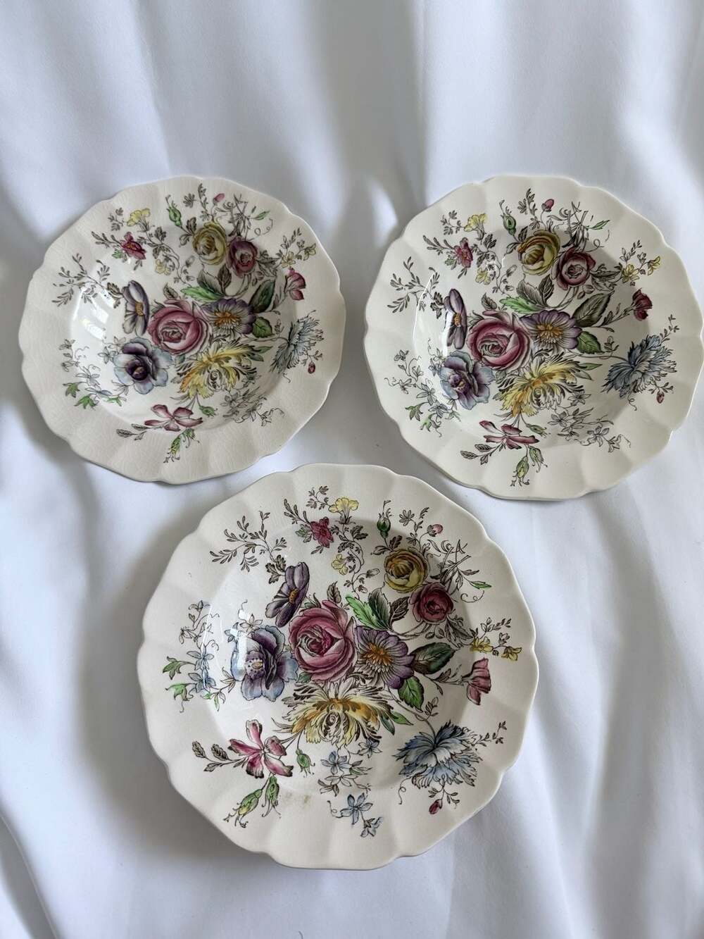 Set of 3 Johnson Brothers Sheraton Floral Center Rimmed Soup Bowls